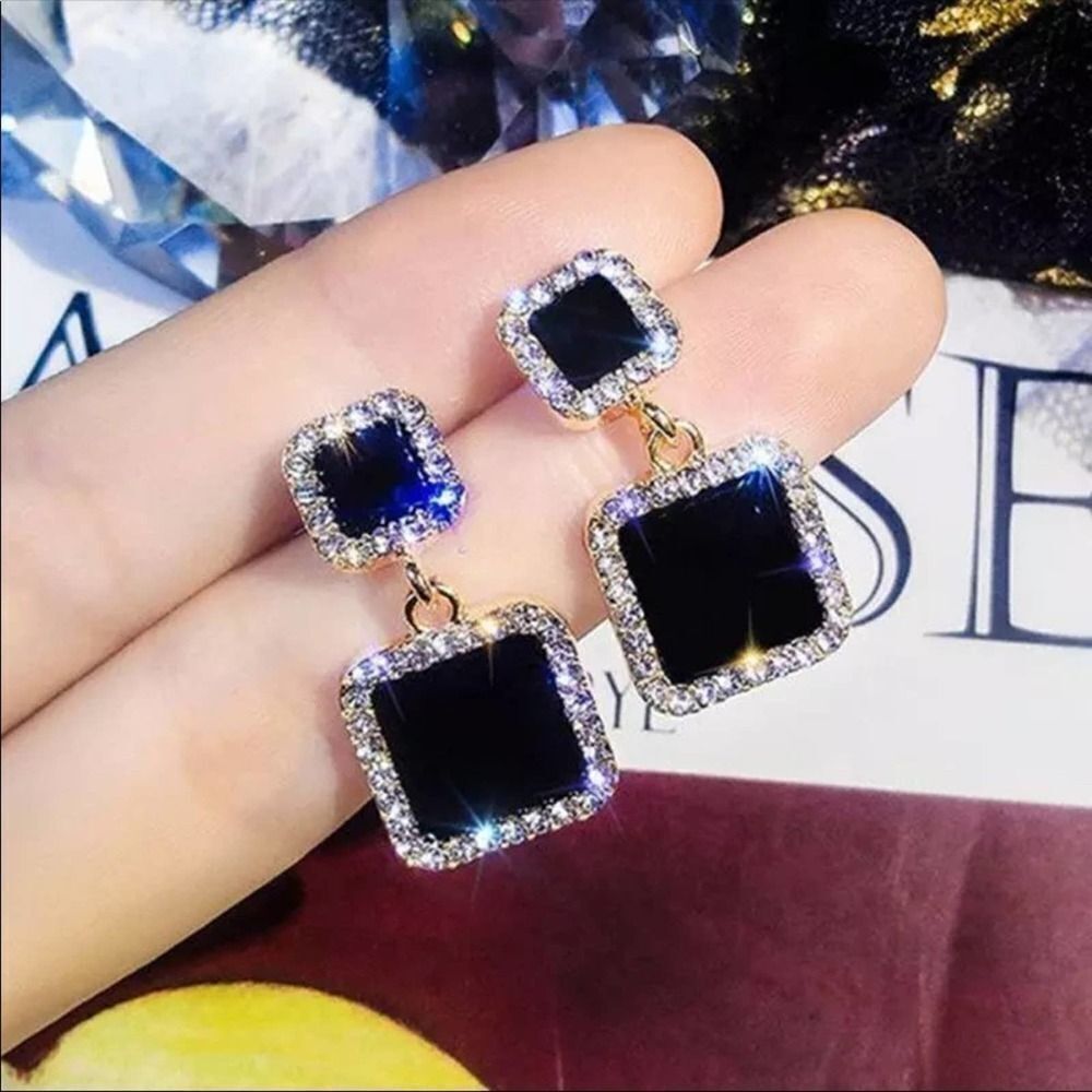 Women Gold Metal Drop Dangle Earring Fashion